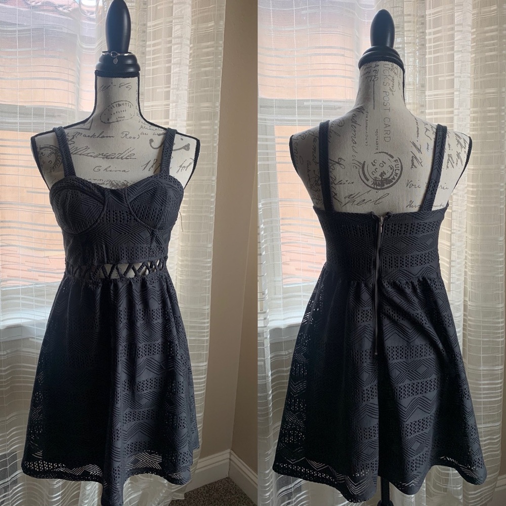 I am selling a barely used CUTE dress